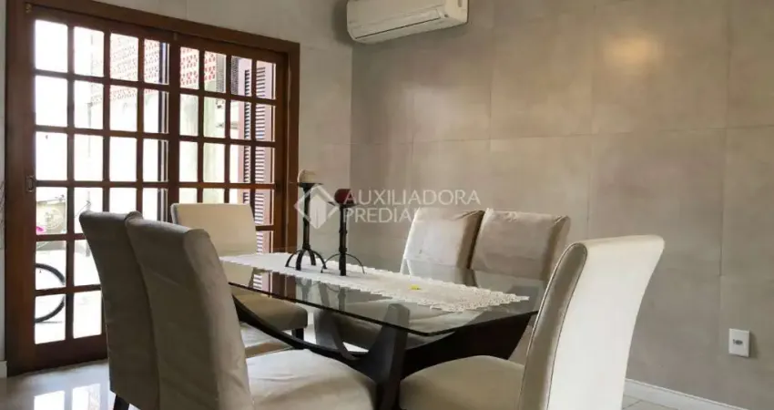 Casa em condomínio fechado com 4 quartos à venda na Rua Capistrano de Abreu, 771, Niterói, Canoas