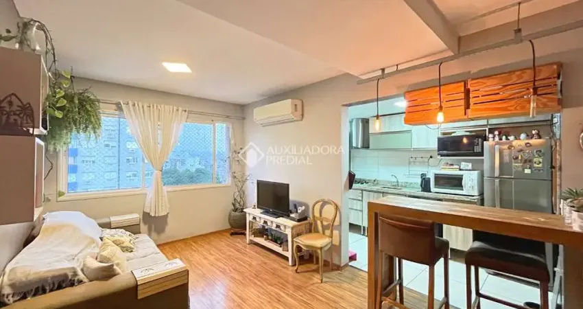 Apartamento com 3 quartos à venda na Rua Gomes Jardim, 1188, Santana, Porto Alegre