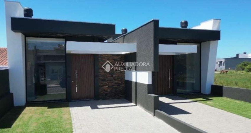 Casa com 3 quartos à venda na Flávio Scheffer, 46, Guarani, Capão da Canoa