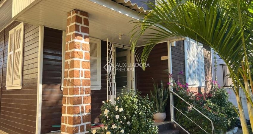 Casa com 3 quartos à venda na Rua Leite de Castro, 365, Jardim Itu Sabará, Porto Alegre