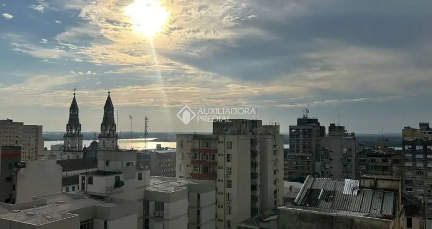 Apartamento com 3 quartos à venda na Rua Duque de Caxias, 774, Centro Histórico, Porto Alegre