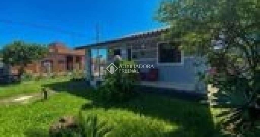 Casa com 2 quartos à venda na Central Silveira, 211, Centro, Passo de Torres