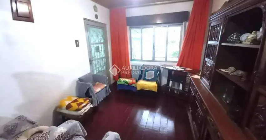 Casa com 3 quartos à venda na Avenida Antônio Giudice, 130, Morro Santana, Porto Alegre