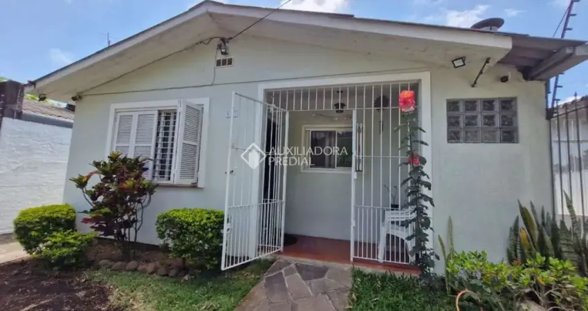 Casa com 3 quartos à venda na Rua Lila Ripoll, 697, Sarandi, Porto Alegre