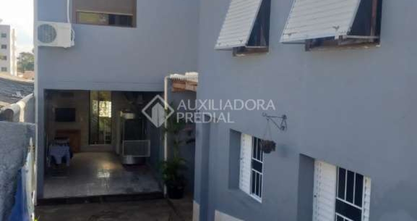Casa em condomínio fechado com 5 quartos à venda na Rua Monte Alegre, 62, Jardim Floresta, Porto Alegre