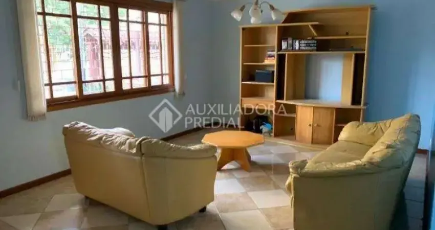 Casa em condomínio fechado com 4 quartos à venda na Rua Veronese, 62, São Sebastião, Porto Alegre