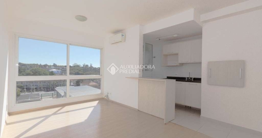 Apartamento com 2 quartos à venda na Rua Bezerra de Menezes, 623, Passo da Areia, Porto Alegre