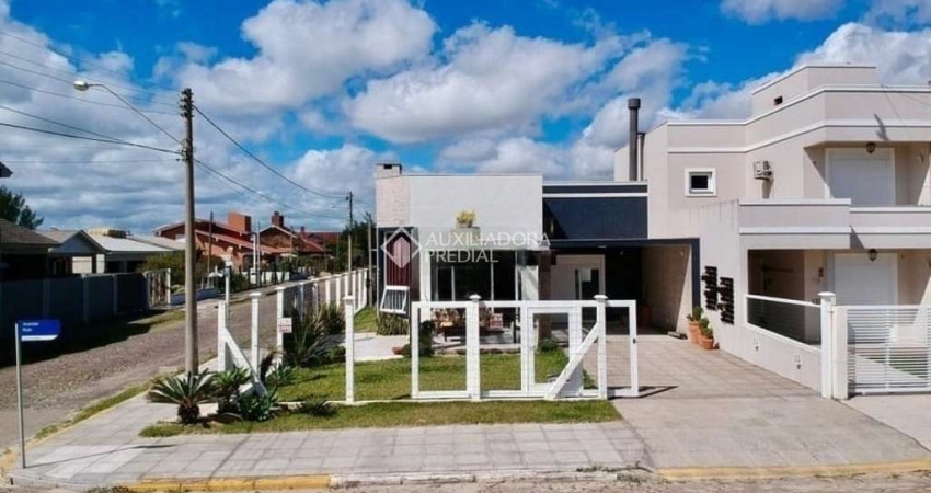 Casa com 3 quartos à venda na Pérola, 511, Centro, Xangri-Lá