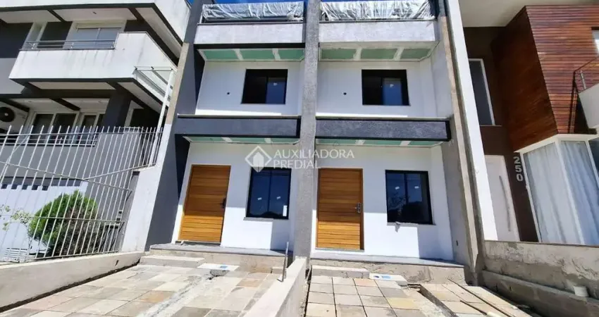 Casa com 2 quartos à venda na Rua Ivo Walter Kern, 240, Hípica, Porto Alegre