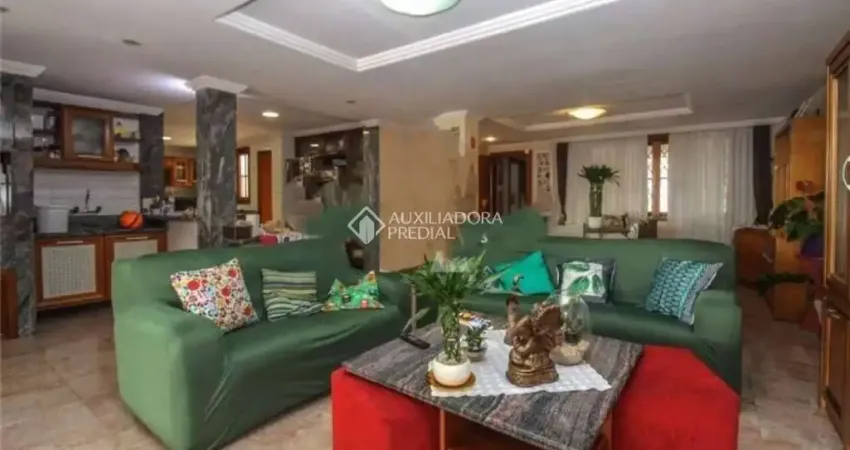 Casa com 3 quartos à venda na Travessa Miguel Pereira, 120, Medianeira, Porto Alegre