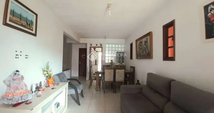 Casa com 2 quartos à venda na Rua Silvestre Sauter, 127, Hípica, Porto Alegre