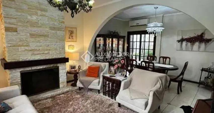 Casa com 3 quartos à venda na Rua Doutor Aurélio Py, 260, Medianeira, Porto Alegre