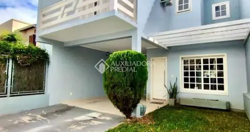 Casa com 3 quartos à venda na Rua Felipe Arísio, 96, Hípica, Porto Alegre