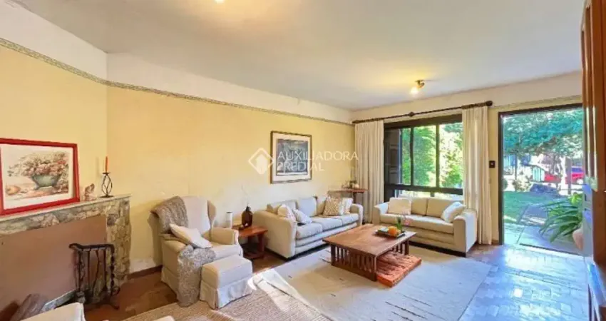 Casa com 3 quartos à venda na Avenida Imperial, 422, Ipanema, Porto Alegre