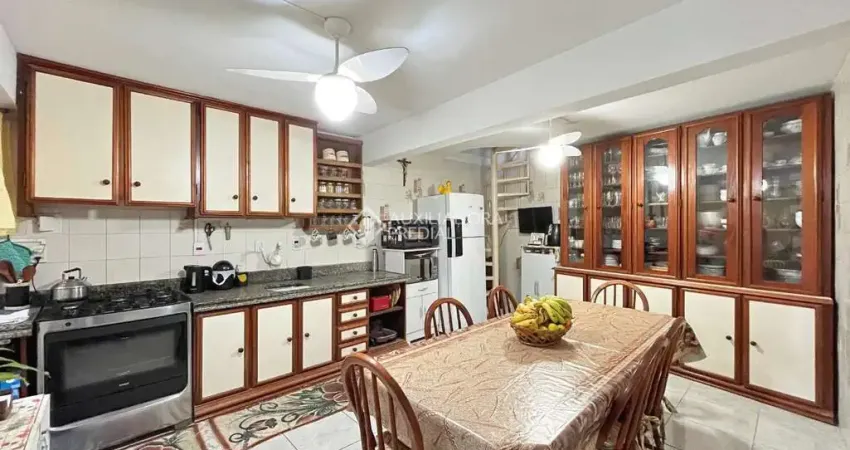 Casa com 4 quartos à venda na Rua João Corrêa Almeida, 30, Vila Nova, Porto Alegre