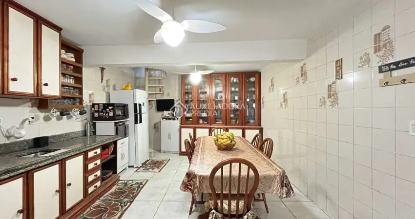 Casa com 4 quartos à venda na Rua João Corrêa Almeida, 30, Vila Nova, Porto Alegre