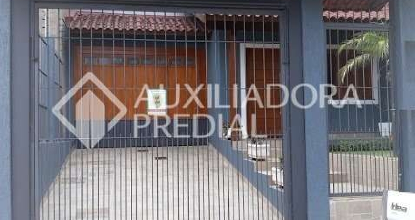 Casa em condomínio fechado com 3 quartos à venda na Rua Sargento Bruno Feldmann, 80, Guarujá, Porto Alegre