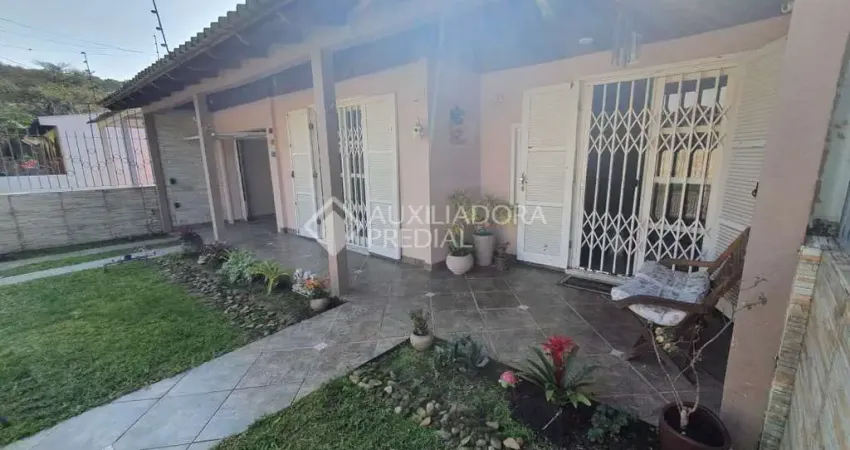 Casa com 3 quartos à venda na Rua Jornalista Roberto Eduardo Xavier, 89, Aberta dos Morros, Porto Alegre