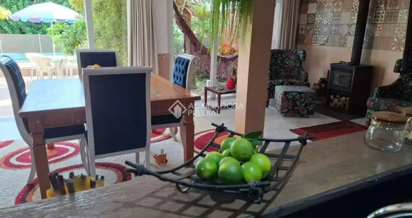 Casa em condomínio fechado com 4 quartos à venda na Rua Ancara, 381, Espírito Santo, Porto Alegre