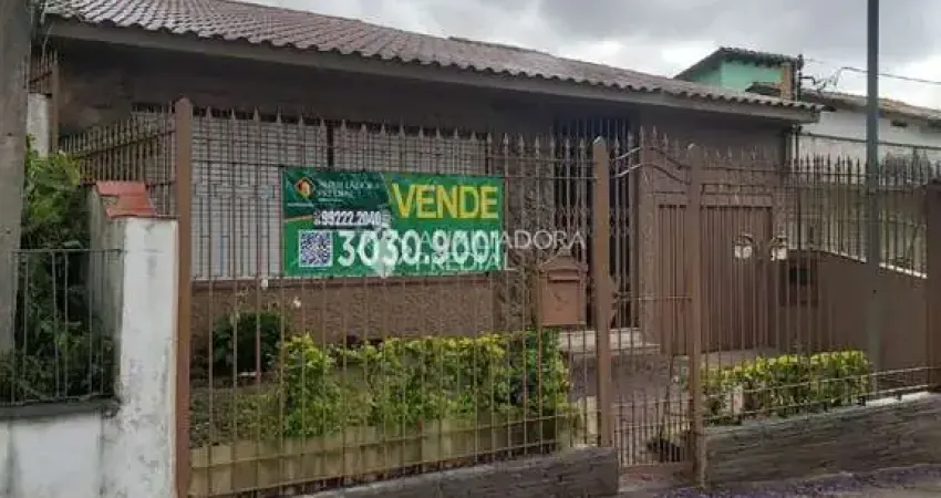 Casa com 3 quartos à venda na Rua Menezes Paredes, 110, Nonoai, Porto Alegre