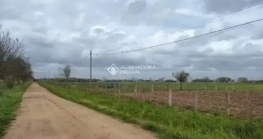 Terreno à venda na Avenida Juca Batista, 6298, Chapéu do Sol, Porto Alegre