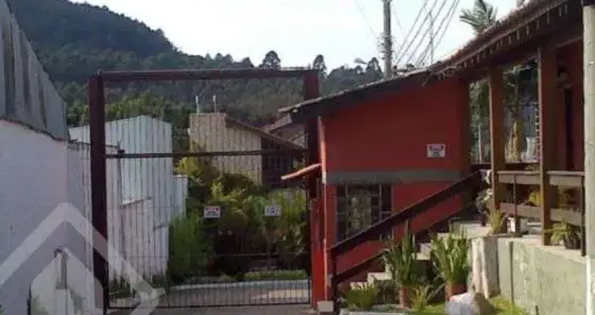 Casa em condomínio fechado com 2 quartos à venda na Avenida da Serraria, 1844, Espírito Santo, Porto Alegre