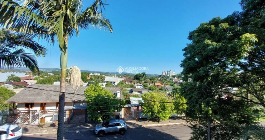 Casa com 5 quartos à venda na FAGUNDES VARELA, 780, Centro, Campo Bom