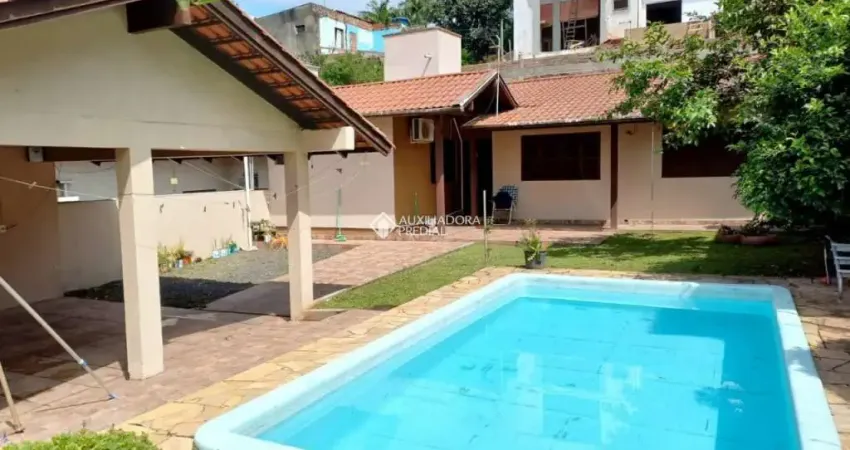 Casa com 3 quartos à venda na OSVALDO ARANHA, 321, Ipiranga, Campo Bom