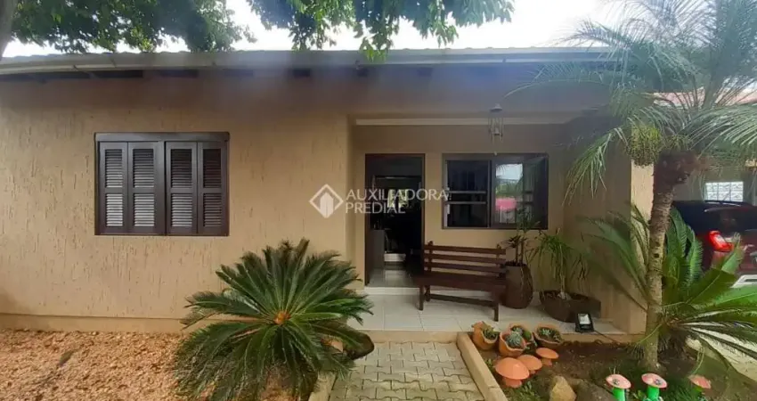 Casa com 2 quartos à venda na Santo Inácio, 22, São Luiz, Portão