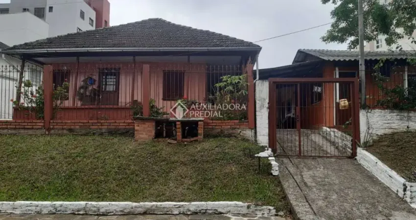 Casa com 5 quartos à venda na Rua Itararé, 13, Pátria Nova, Novo Hamburgo