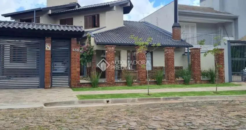 Casa com 3 quartos à venda na Rua Padre Cristóvão de Mendonza, 436, Cristo Rei, São Leopoldo