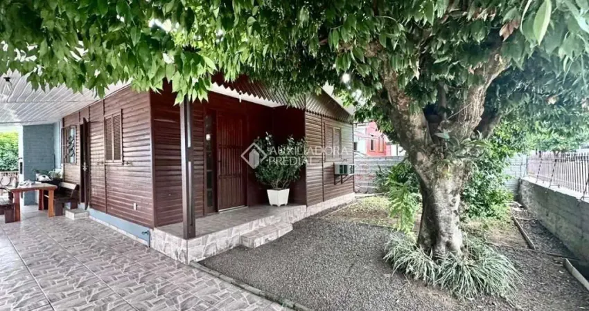 Casa com 2 quartos à venda na Rua Odon Cavalcante, 856, Canudos, Novo Hamburgo