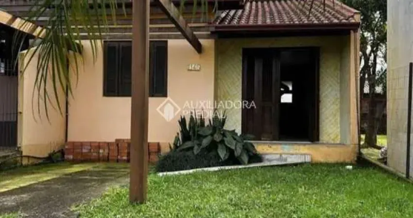 Casa com 2 quartos à venda na João XXIII, 1145, Metzler, Campo Bom