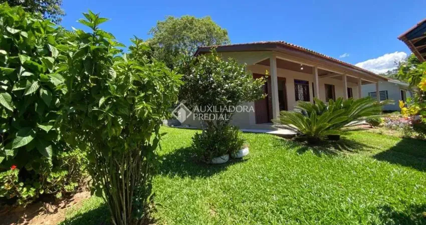 Casa com 3 quartos à venda na Rua Dona Virgínia, 141, Santa Fé, Gravataí