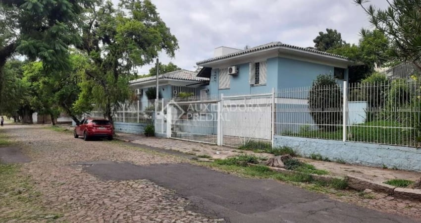Casa com 3 quartos à venda na Rua Álvaro Vieira Guimarães, 240, Sarandi, Porto Alegre
