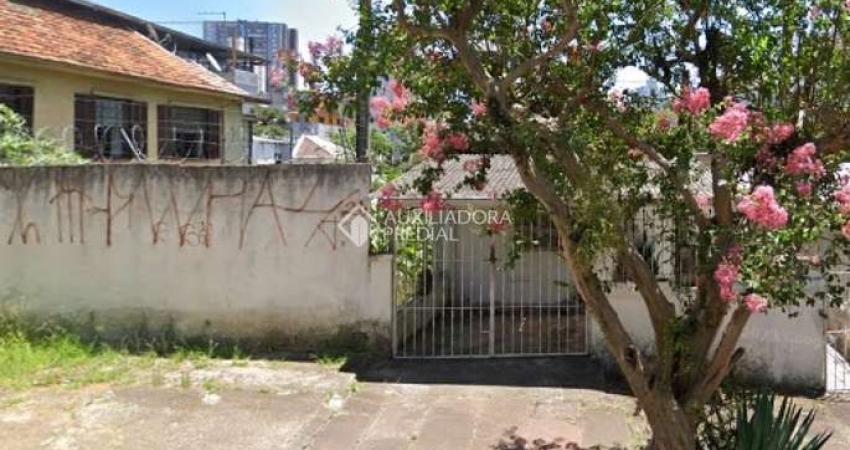 Casa com 1 quarto à venda na Rua Doutor Eduardo Chartier, 807, Passo da Areia, Porto Alegre