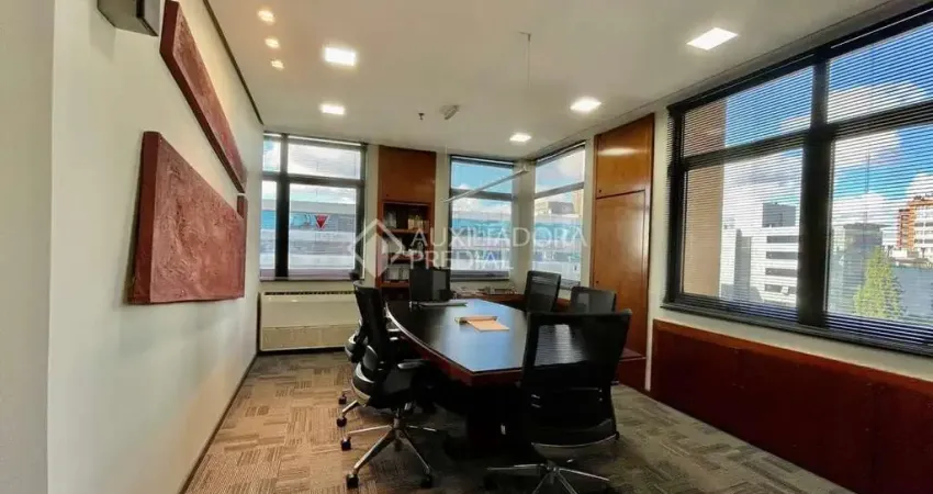 Sala comercial à venda na Avenida Cristóvão Colombo, 2937, Floresta, Porto Alegre