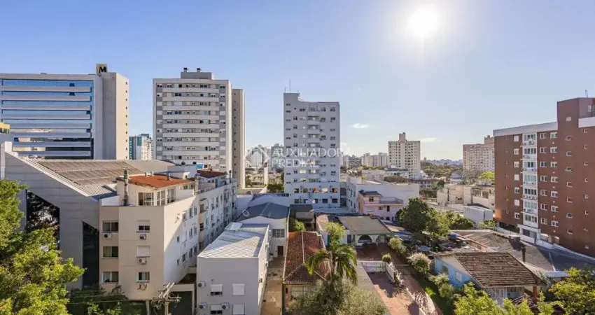 Apartamento com 3 quartos à venda na Rua Roque Calage, 566, Passo da Areia, Porto Alegre