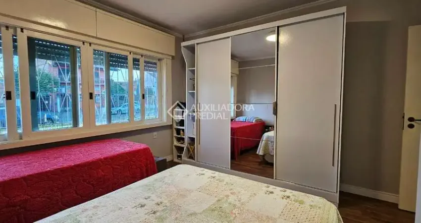 Casa com 3 quartos à venda na Rua Primeiro de Maio, 152, Niterói, Canoas