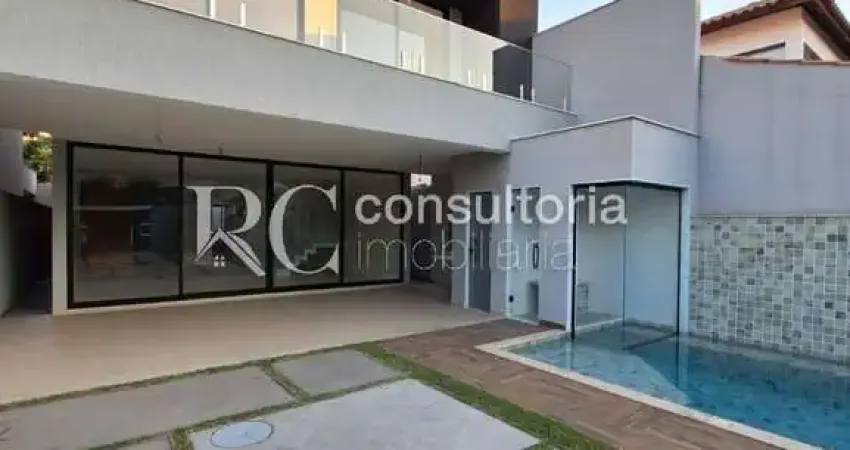 Casa de luxo em condomínio na Barra da Tijuca, Rio de Janeiro-RJ: 5 quartos, 5 suítes, 1 sala, 7 banheiros, 4 vagas de garagem, 380m² de área.