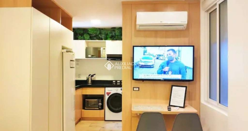 Apartamento com 3 quartos à venda na Rua General Câmara, 395, Centro Histórico, Porto Alegre