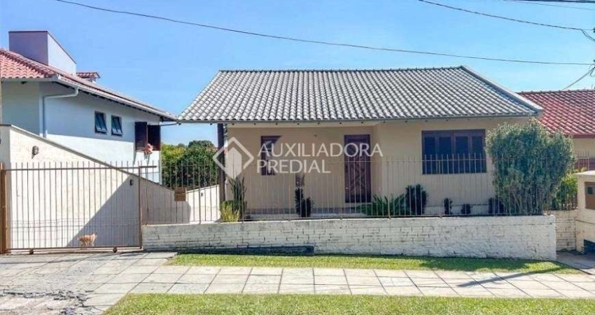 Casa com 4 quartos à venda na Rua Zeno Schmiedel, 200, Floresta, Estância Velha
