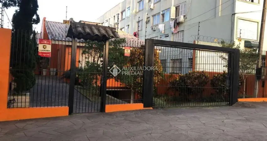 Casa com 3 quartos à venda na Rua Pedro Boticário, 142, Glória, Porto Alegre