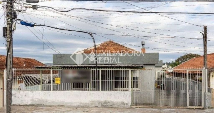 Casa com 4 quartos à venda na Rua Vinte e Um de Agosto, 103, Cavalhada, Porto Alegre