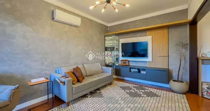 Casa com 4 quartos à venda na Rua Dom Pedrito, 317, Passo da Areia, Porto Alegre