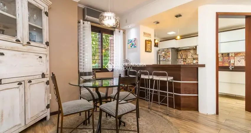 Casa em condomínio fechado com 2 quartos à venda na Rua Coronel João Pinto, 185, Teresópolis, Porto Alegre