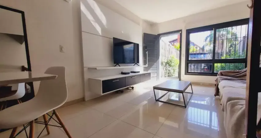 Casa com 2 quartos à venda na Rua Doutor Sérgio de Figueiredo, 84, Guarujá, Porto Alegre