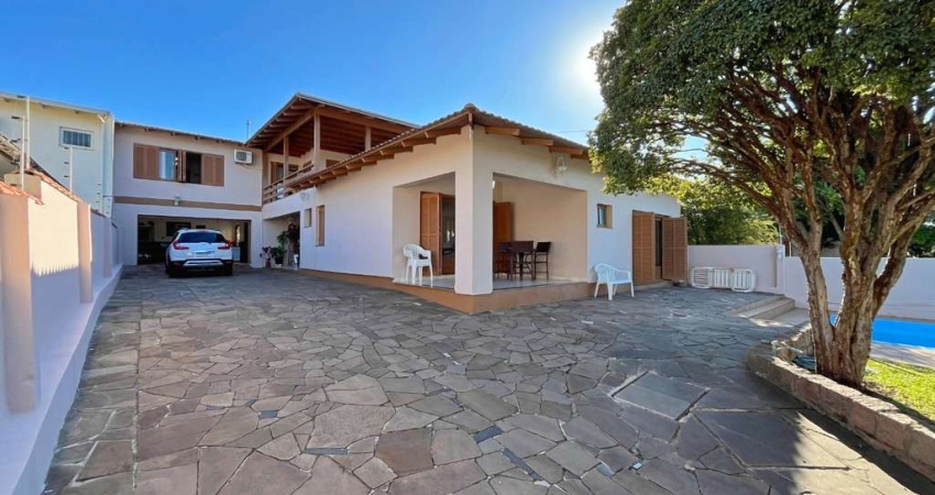 Casa com 4 quartos à venda na Rua Atílio Supertti, 623, Vila Nova, Porto Alegre