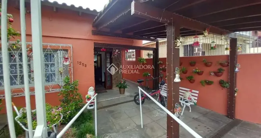 Casa com 3 quartos à venda na Rua Paulino Azurenha, 1253, Partenon, Porto Alegre