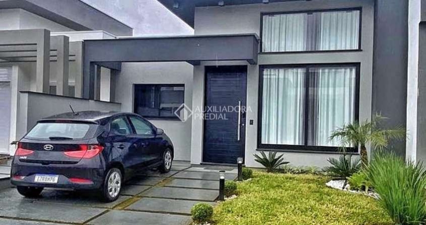Casa em condomínio fechado com 3 quartos à venda na Estrada Caminho do Meio, 2815, Vila Augusta, Viamão